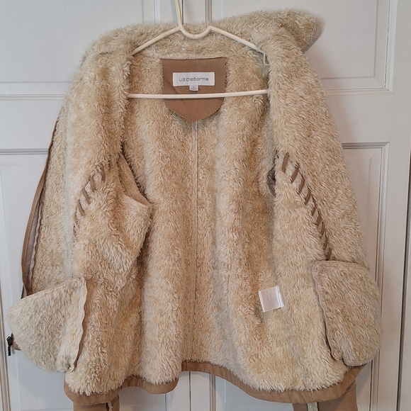 Liz Claiborne shearling coat - Picture 5 of 7